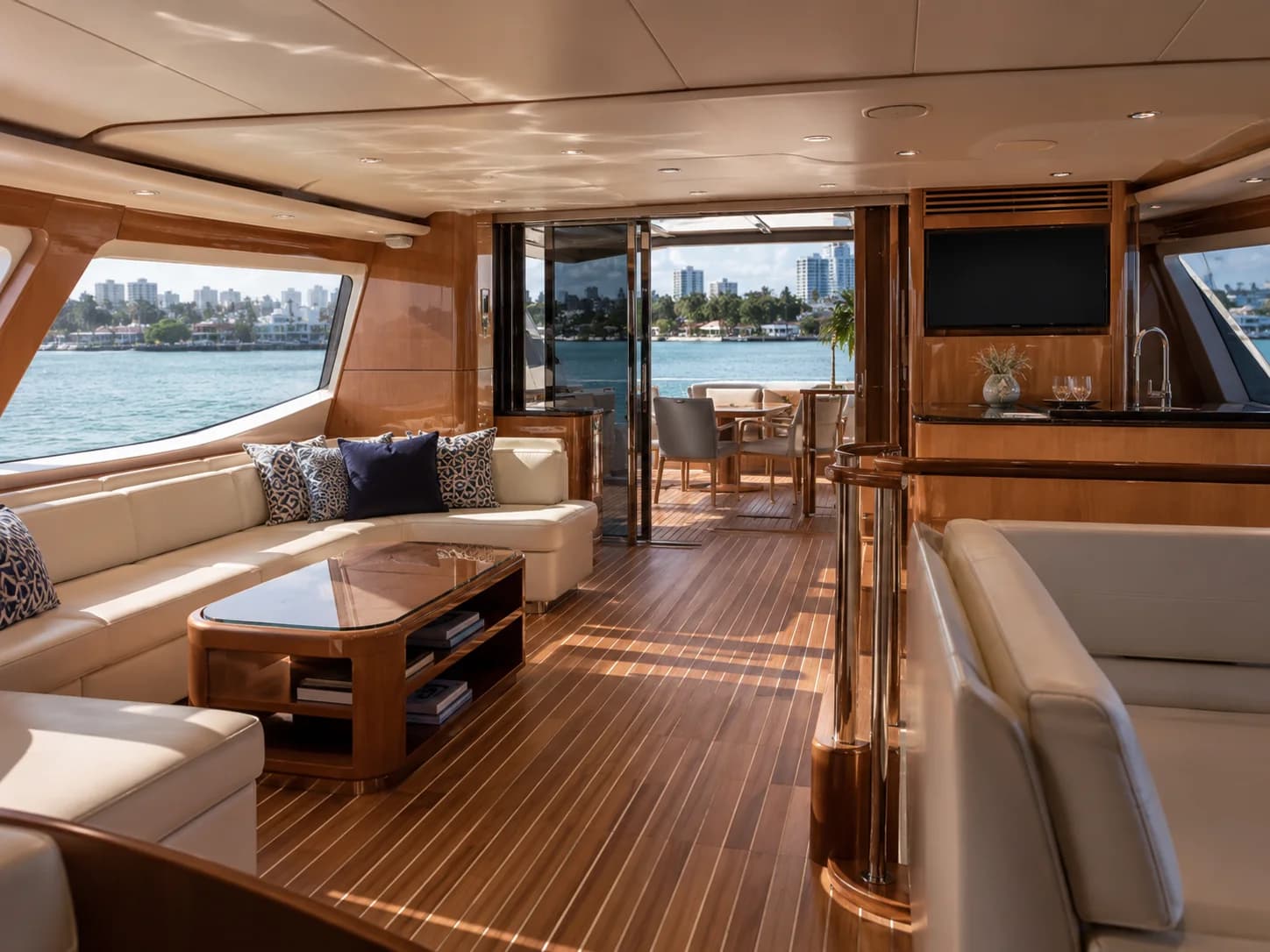 Organized interior of a luxury yacht on the North Coast of São Paulo